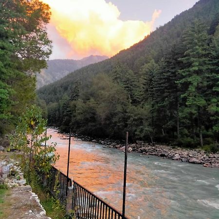 The White House Hotel Kasol Ngoại thất bức ảnh
