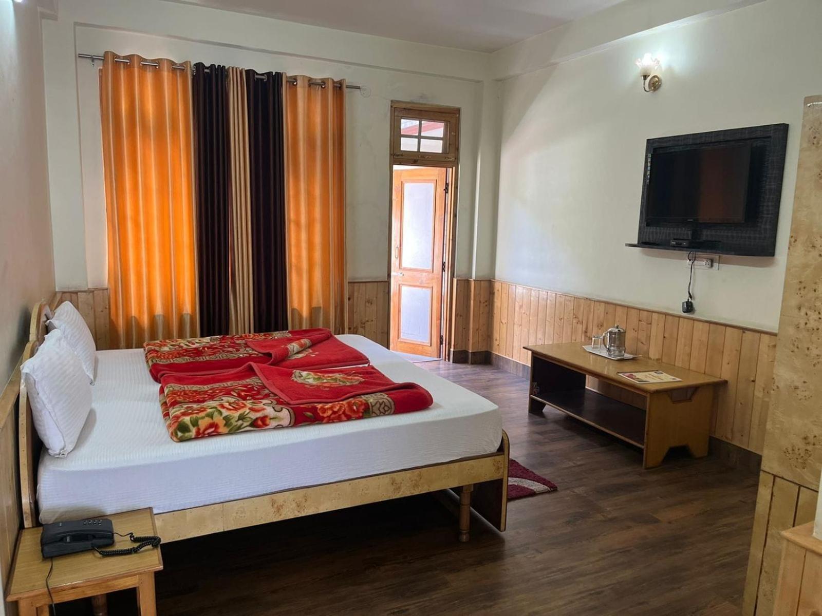The White House Hotel Kasol Ngoại thất bức ảnh