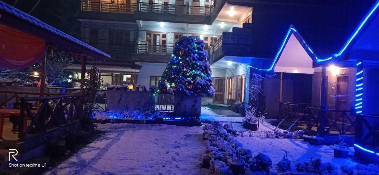 The White House Hotel Kasol Ngoại thất bức ảnh