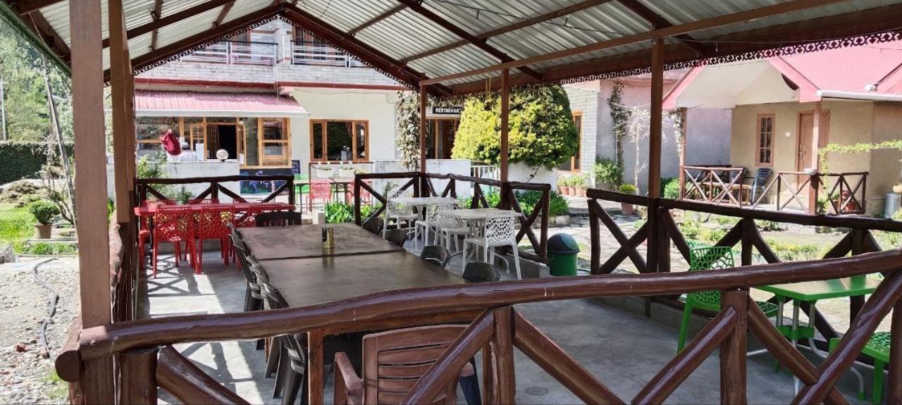 The White House Hotel Kasol Ngoại thất bức ảnh