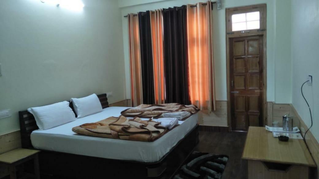 The White House Hotel Kasol Ngoại thất bức ảnh