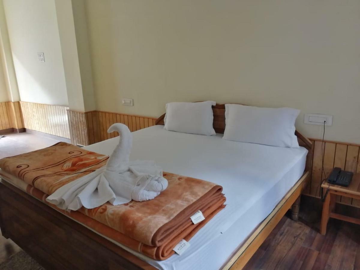 The White House Hotel Kasol Ngoại thất bức ảnh